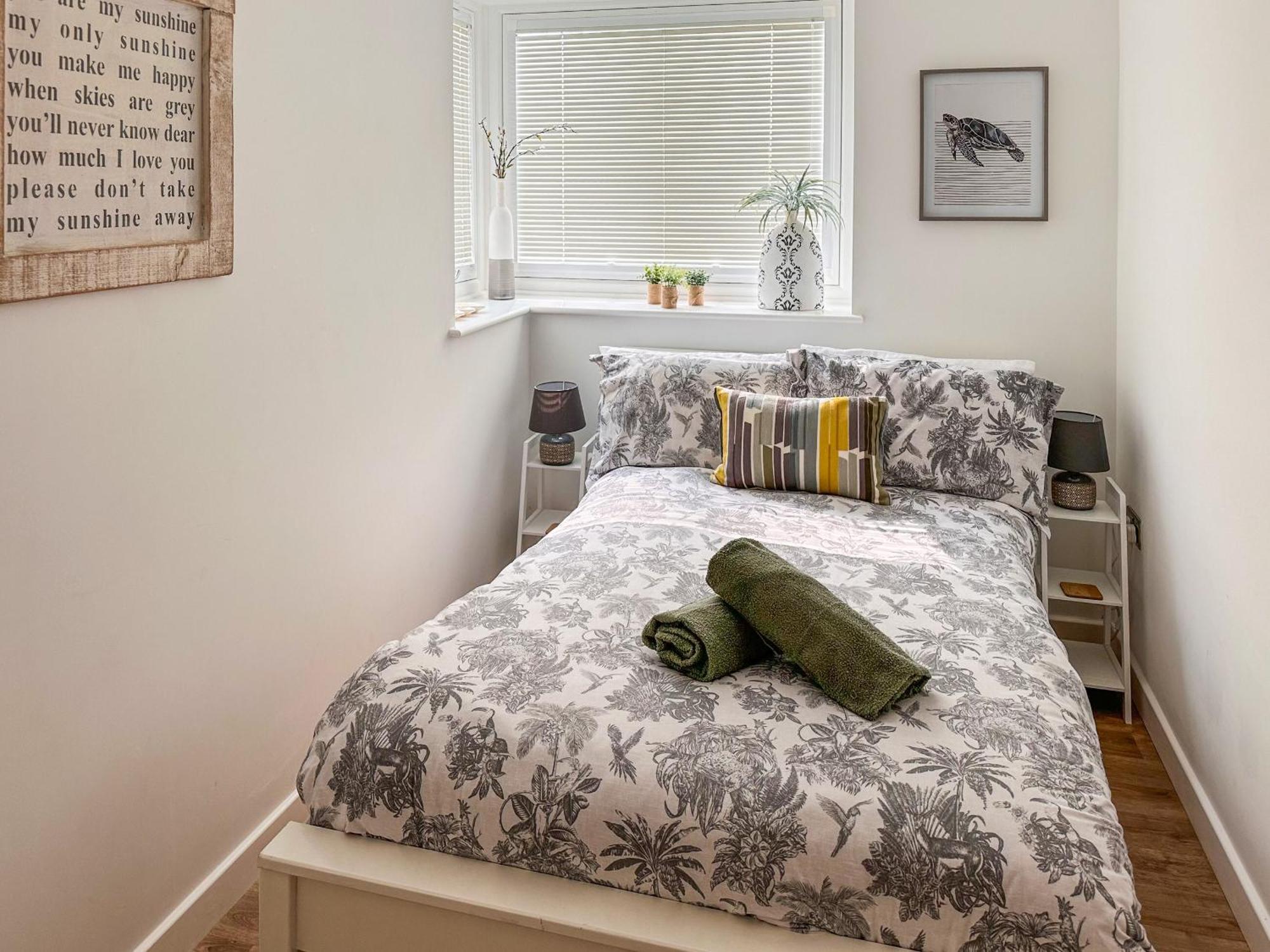 Secretseaview Villa West Mersea Dış mekan fotoğraf